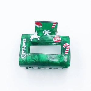 Grüne quadratische Acryl-Haarklammer mit weihnachtlichen Rentier- und Schneeflockenmustern
