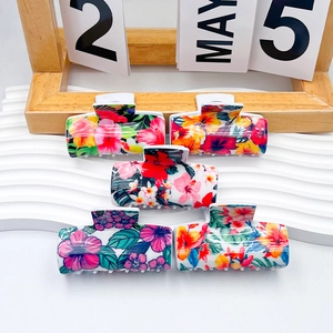 Fünfteiliges Set kleiner PVC-Haarklammern mit tropischen Hibiskusblüten für Damen