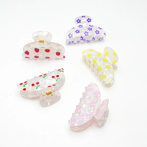Five-piece set of translucent PVC hair claws with strawberry and cherry fruit prints