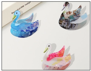 Détails des pinces à cheveux cygne en acétate, motifs bleu, écaille et rose pastel