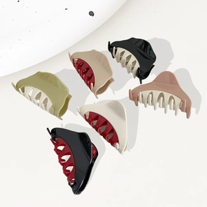 Acrylic Geometric Triangle Shark Clip Color Blocking Simple Sophisticated Hair Claw For Women Daily Styling Headwear Accessory