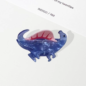 Cartoon dinosaur hair claw clip in blue and pink marble texture acrylic hair accessory