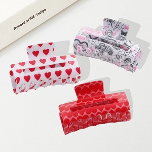 Lot de 3 pinces à cheveux à motif cœur et graffiti d'amour avec une finition brillante