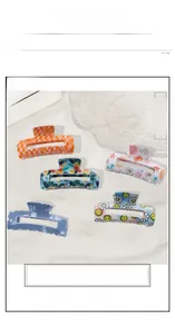 Lot de pinces à cheveux aux motifs floraux, à damier et avec des visages souriants