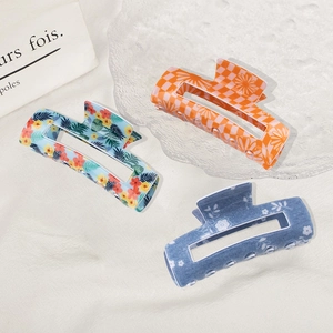 Lot de trois pinces à cheveux avec motifs floraux, à damier et en denim