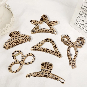 Vintage Leopard Print Hair Claw Clips For Women Large Resin Shark Clip Fashion Hair Accessories Leopard Pattern