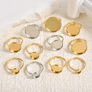Adjustable stainless steel ring bases with round trays in gold and silver for DIY jewelry