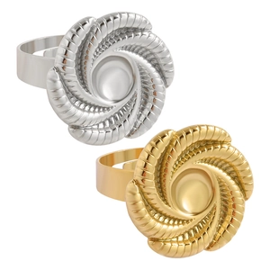 Verstellbare Spiralblumenringe in Gold und Silber mit flacher Ringschiene und Glanz
