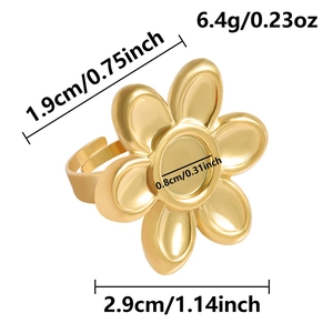 Detail van gouden bloemblaadjes ringbasis met ronde lade voor DIY sieraden maken