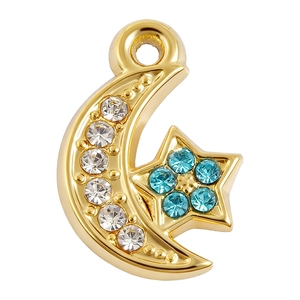 Pendentif lune et étoile doré avec zircons brillants et strass bleus sur fond blanc pur