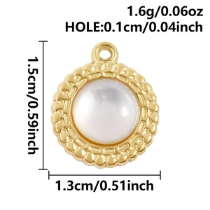 Macro view of 18k gold plated round pendant with pearl showing dimensions and weight
