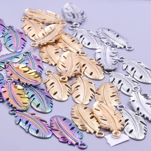Pendentifs plumes DIY en acier inoxydable doré, argenté et couleurs arc-en-ciel
