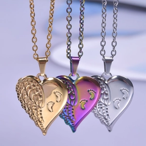 Collana cuore ala d'angelo con impronte di bimbo in oro, argento e acciaio arcobaleno