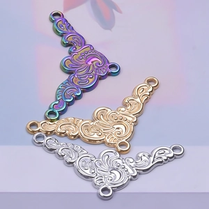 Barokke roestvrijstalen hangers in regenboogkleur, goud en zilver met drie aansluitringen