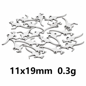 Detailweergave van zilveren roestvrijstalen hagedis bedeltjes 11x19mm voor DIY sieraden maken