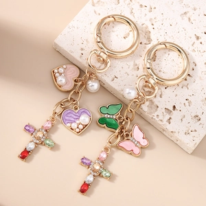 Mode Bunter Strass Kreuz Schlüsselanhänger Vergoldete Legierung Herz Schmetterling Anhänger Mit Künstliche Perle Schlüsselring Für Damen Taschenzubehör
