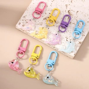 Porte-clés dauphins colorés en résine aurore avec crochets à ressort en tons de bonbons
