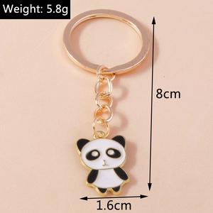 Detailansicht des Panda-Anhängers mit Maßen von 1,6 cm Breite und 8 cm Gesamtlänge