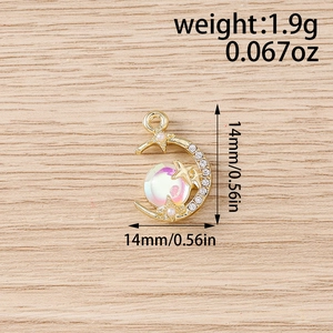 Détail du pendentif lune et étoile avec perle opale synthétique et dimensions