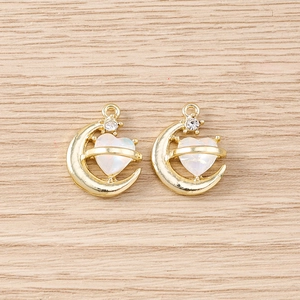 Détails de pendentifs baroques en forme de lune et cœur avec opale et petites étoiles