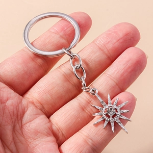 Mode Zinklegierung Strass Hohl Sonne Sternenregen Schlüsselanhänger Geometrischer Schlüsselring Taschenanhänger Geschenk Damen