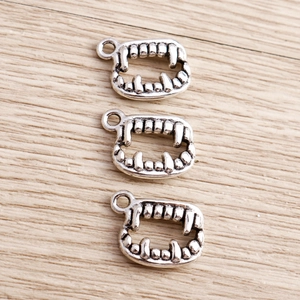Retro Halloween vampire teeth charms in vintage silver finish for DIY jewelry