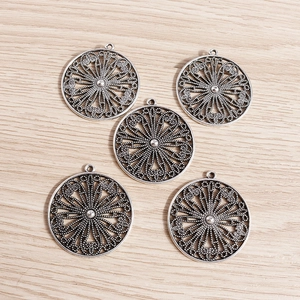 Vintage Hollow Round Pendant Zinc Alloy Geometric Mandala Floral Charm For DIY Necklace Bracelet Keychain Jewelry Making
