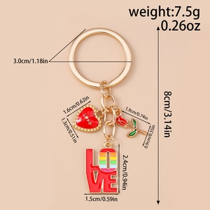 Tableau des tailles du porte-clés LOVE rose et or avec pendentifs cœur et lettre