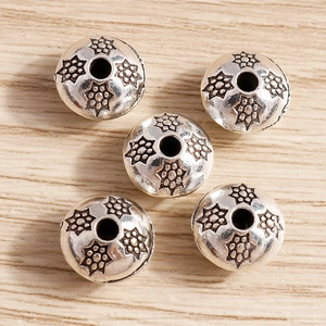 Cinco cuentas de metal plateado antiguo con motivo de estrella para creación de joyas DIY