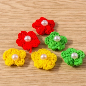 Fleurs au crochet faites main avec perles pour bijoux DIY en rouge jaune et vert