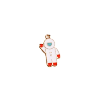 Creative white and gold astronaut enamel pendants for DIY jewelry and necklaces