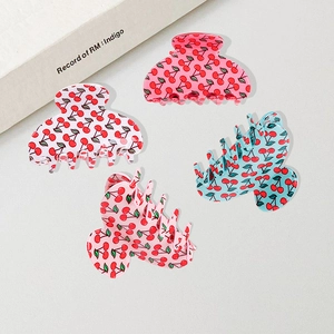 Lot de quatre pinces à cheveux à imprimé cerise pour femmes en rouge, bleu, rose et blanc