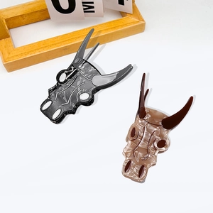 Vintage Steer Skull Acetate Hair Claw Clip For Women Large Marble Texture Hair Clips Punk Chic Bull Head Hair Accessories
