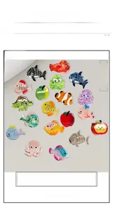 Collection de mini pinces à cheveux en acétate aux motifs d'animaux marins et de fruits
