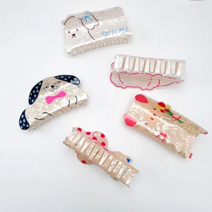 Cute acrylic cartoon animal hair claws made of shimmering acetate fiber for women