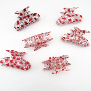 Lot de pinces à cheveux en acrylique avec motifs cœurs et lèvres rouges romantiques