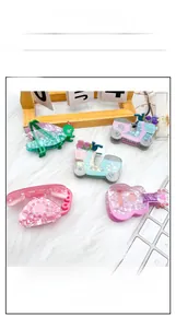 Lot détaillé de pinces à cheveux en acrylique aux motifs guitare et scooter