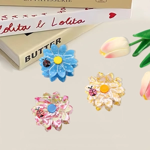 Acetate Daisy Flower Hair Claw Clip For Women Fresh Sweet Ladybug Decor Shark Clip Non-slip Floral Print Hairpin Styling Accessory