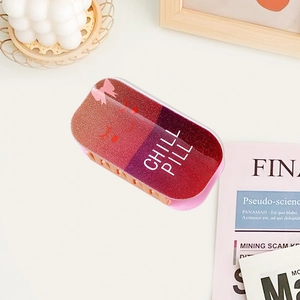 Glitter acrylic chill pill hair claw clip in red gradient for women subculture styling