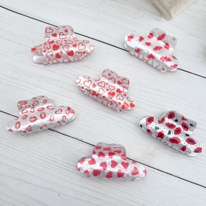 6-piece set of acrylic cowboy hat hair claws with red heart and lip prints for women
