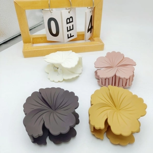Matte Flower Hair Claw Clip Tropical Floral Shark Clip For Women Girls Beach Vacation Sweet Resin Hair Accessories