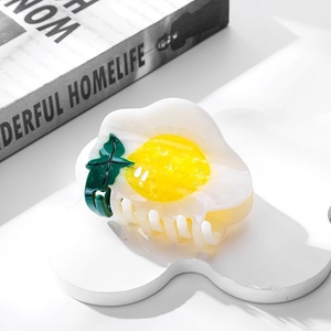 Creative fried egg hair claw clip made of acetate for women with a minimalist design