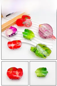 Détails des pinces à cheveux en acrylique forme tomate et légumes, fini texturé brillant