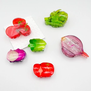 Mignonnes Pinces à Cheveux Crabe Série Fruits et Légumes en Acrylique Forme de Tomate Oignon Artichaut pour Femmes Accessoires Cheveux