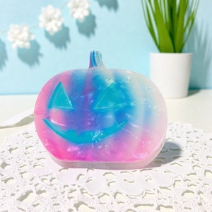 Dreamy gradient pumpkin hair claw with glitter finish for Halloween festival styling