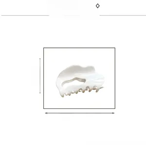 Detailed size specifications for cloud-shaped hair claw clip with mother of pearl texture