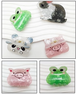 Détails de pinces à cheveux animaux en acrylique marbré avec motifs panda et lapin