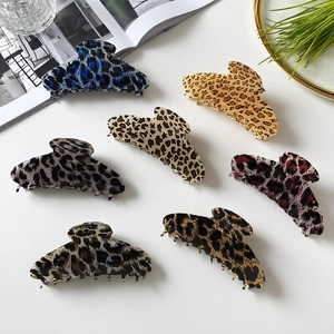 Vintage Leopard Cow Print Large Hair Claws For Women Fashionable Hollow Square Acrylic Hair Clips Hair Styling Accessories