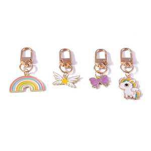 Lot de porte-clés licorne arc-en-ciel avec breloques papillon et ailes pour sacs à main