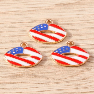 Three USA flag lip-shaped pendants in gold alloy finish for DIY keychains and jewelry